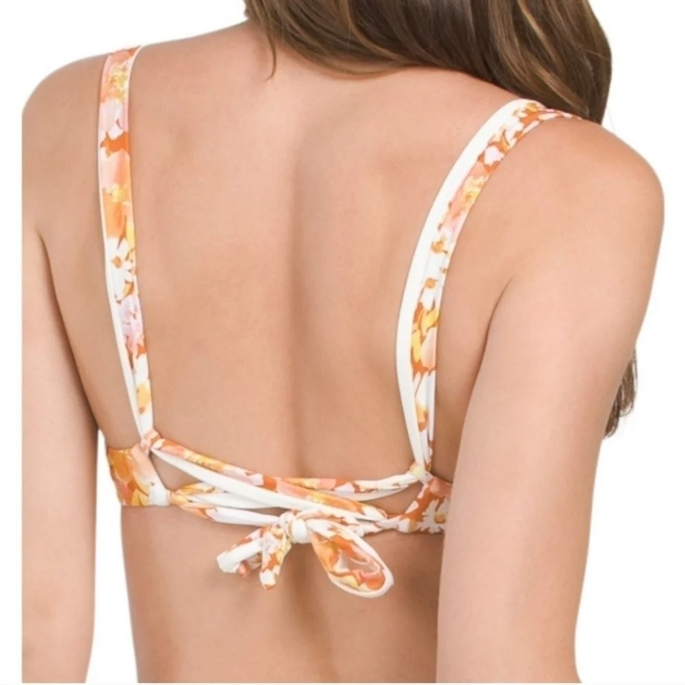 L Space Camellia Top Small White Carnations